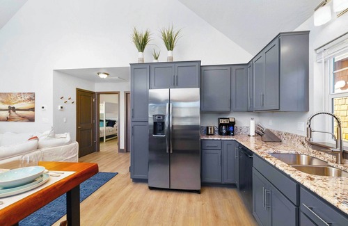 Dover Bay Casa | Newly Furnished Bungalow in Dover near Lake and Ski Resort