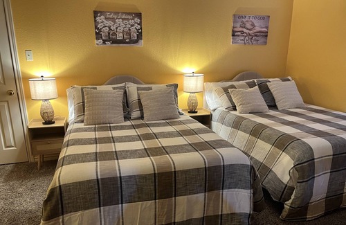 Canton Casa | Newly furnished custom home! Great for families and ladies groups.