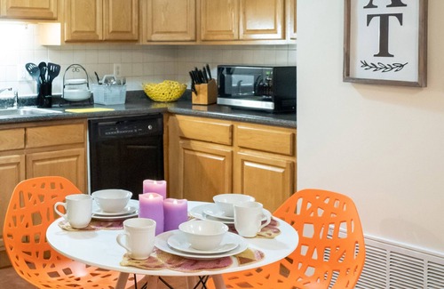 Forest Hill Apartamento | Newly Furnished One Bedroom Midterm Rental with Utilities Blazing Fast Internet