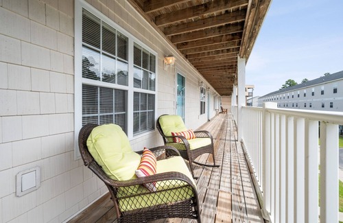 White Lake Casa | Newly Furnished! Relax in style in this charming townhome in gated community