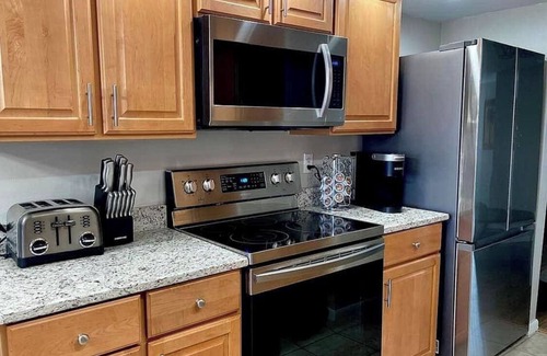 Biggar Condominio | Newly Furnished & Remodeled Gulf Coast condo close to shopping beaches & airport