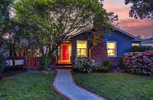 Community Center Casa | Newly Furnished Retreat 5 Min to Stanford & Downtown Palo Alto
