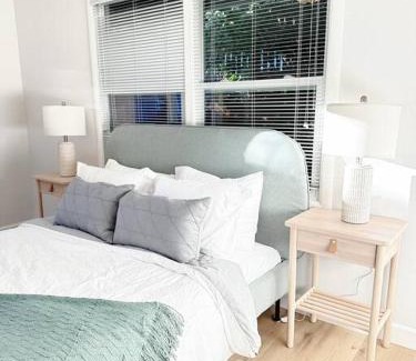 Community Center Casa | Newly Furnished Retreat 5 Min to Stanford & Downtown Palo Alto