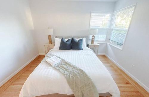 Community Center Casa | Newly Furnished Retreat 5 Min to Stanford & Downtown Palo Alto