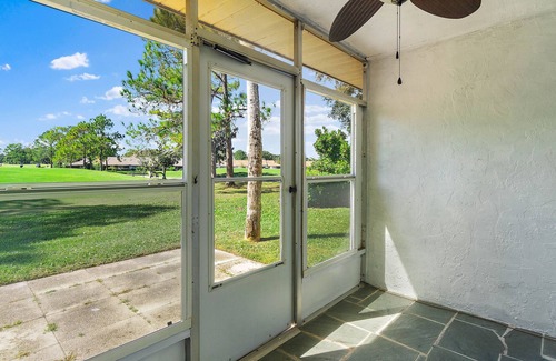 New Port Richey Condominio | Newly furnished 2-beds condo w/ golf course view!