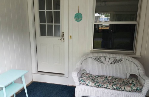 South Yarmouth Casa | NEWLY LISTED! Adorable Mid Cape Ranch