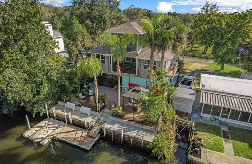 Spring Hill Casa | Newly Listed, Sleeps 12, On River W. Kayaks included, Boat Dock , Gulf Access