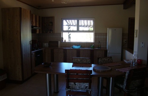Usakos Apartamento | NEWLY LISTED! Spacious 2-bedroom apartment in a little oasis near Spitzkoppe.