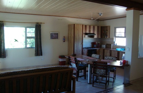 Usakos Apartamento | NEWLY LISTED! Spacious 2-bedroom apartment in a little oasis near Spitzkoppe.
