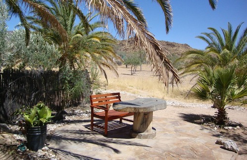 Usakos Apartamento | NEWLY LISTED! Spacious 2-bedroom apartment in a little oasis near Spitzkoppe.