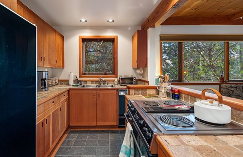 Friday Harbor Cabina | Newly Listed! Westside Waterview Cabin! (TLO)