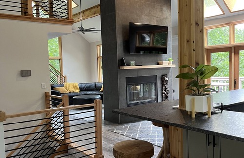 Nellysford Casa | Newly Rebuilt Home - Hot Tub - Sauna - Sleeps 14