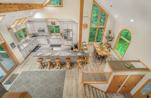 Nellysford Casa | Newly Rebuilt Home - Hot Tub - Sauna - Sleeps 14