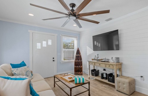 River District Casa | Newly refreshed in-town duplex near Bradenton attractions