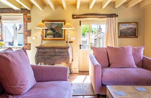 Langham Casa | Newly Refurb Cottage, Mile From Blakeney, Village Pub and Restaurant