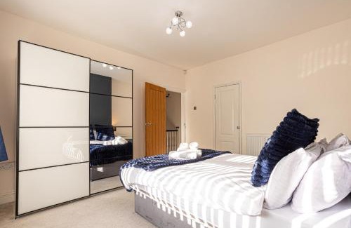 Bilston Casa | Newly Refurbed 5 Bed House for Contractors, Families & Relocation- Cosely Wolverhampton