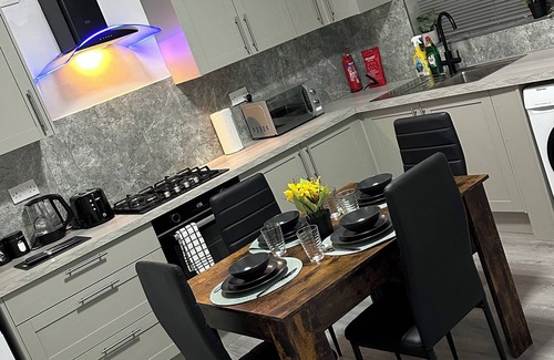 Oldham Casa | Newly Refurbished 2Bed In Oldham
