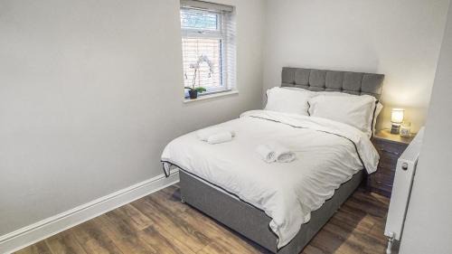Birmingham Casa | Newly Refurbished 3 Bed House With Parking