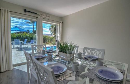 Naples Park Casa | Newly Refurbished Naples Park Cottage with a Heated Pool