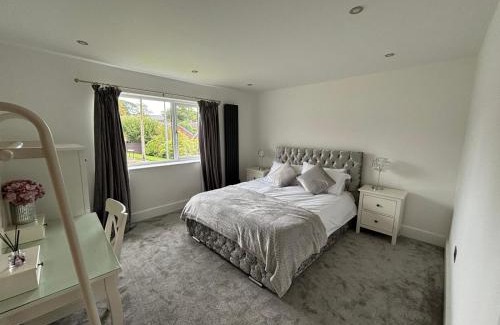 Helmshore Casa | Newly Refurbished Tor View Executive Dormer Bungalow Rossendale