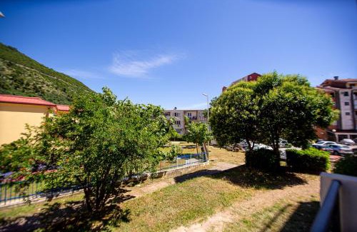 Velji Vinogradi Apartamento | Newly refurnished apartment with large garden
