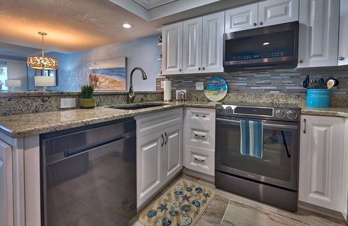 Indian Rocks Beach Condominio | Recién remodelado hermosa vista directa frente al mar del Golfo y la impresionante puesta de sol