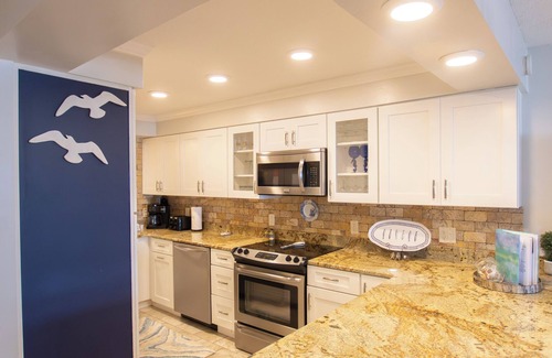 Crescent Beach Condominio | Newly remodeled - Luxurious Gulf front 3BD/2BA condo w/private balcony