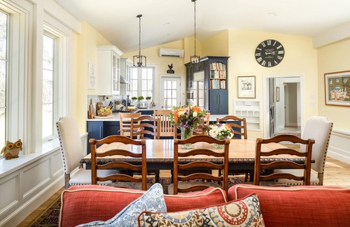 Great Barrington Casa | NEWLY REMODELED 3 BEDROOM COUNTRY CASTLE