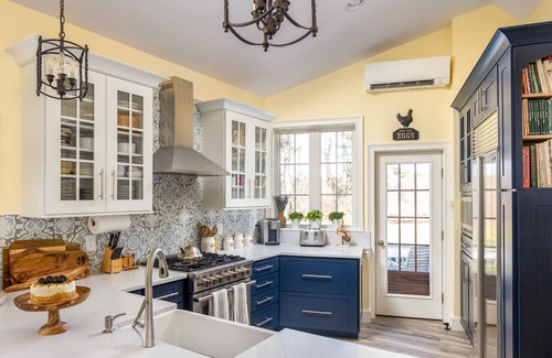 Great Barrington Casa | NEWLY REMODELED 3 BEDROOM COUNTRY CASTLE