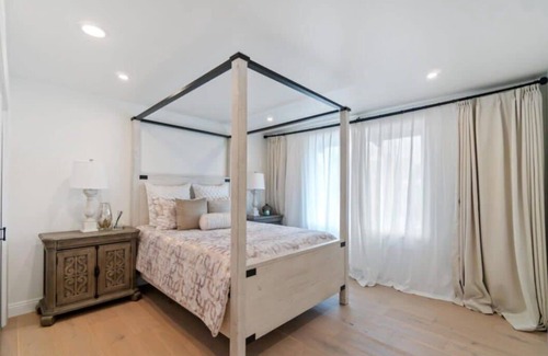 Westlake Village Casa | Newly Remodeled 4B2.5B Getaway