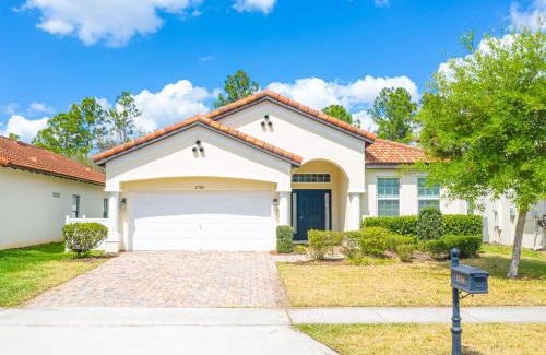Historic Downtown Kissimmee Casa | Newly Remodeled 1 story - 5 Bed 5 Bath with Pvt Pool Spa And Game Room