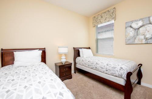 Historic Downtown Kissimmee Casa | Newly Remodeled 1 story - 5 Bed 5 Bath with Pvt Pool Spa And Game Room