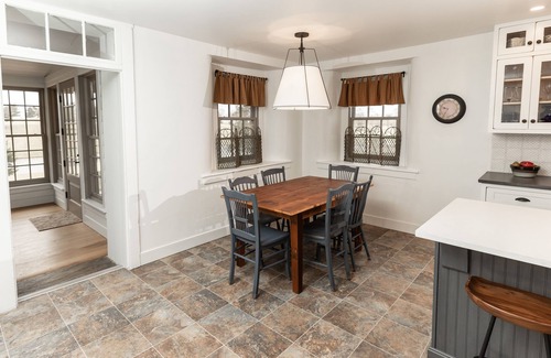 Steelville Otro | Newly remodeled 1800 Farmhouse 20 miles from Lancaster county