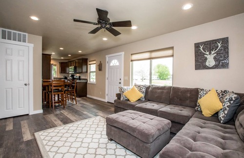 Evergreen Casa | ¡Recién remodelado 2BD 1BA Home en Kalispell! Cerca del glaciar, pescado blanco y más.