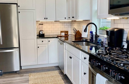 Skaneateles Apartamento | Newly remodeled 2bd/2bath pet friendly short walk to village