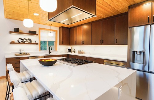 Glacier Casa | Newly Remodeled 2BR Nestled in The Foothills Mt.Baker