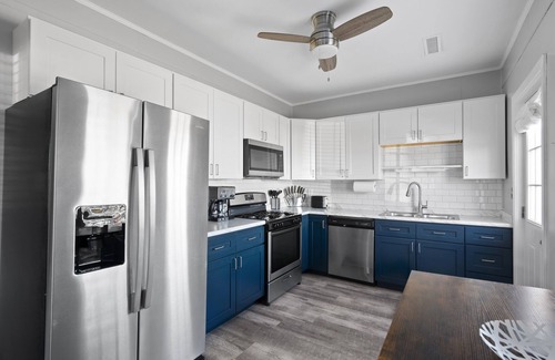 Greensboro Casa | Newly remodeled 3/1 home near Revolution Mill