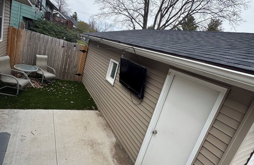 Urbandale Casa | Newly remodeled 3-bedroom ranch with pool table, patio, and grill in Urbandale.