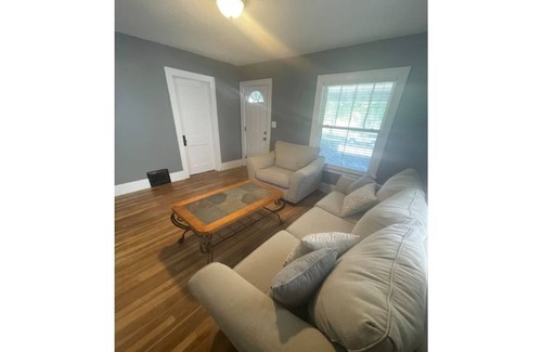 Emporia Casa | Newly remodeled 3 bedroom 2 blocks from downtown