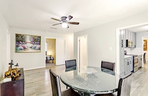 Denton Casa | Newly remodeled 4 Bedroom 3 full bath