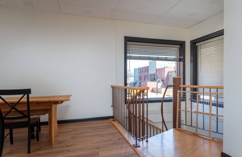 South Haven Apartamento | Newly Remodeled Apartment in Downtown South Haven