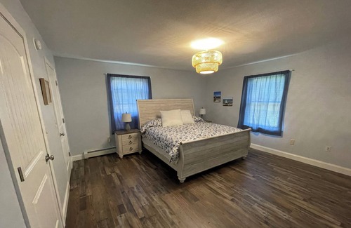 Bangor Casa | NEWLY remodeled Bangor Cape Cod Home-4 Bedrooms and 2 Full Baths Great location