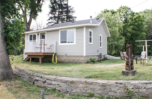Red Wing Cabina | Newly remodeled cabin w/great fishing, close to trails, relaxing!