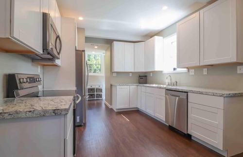 Champaign Casa | Newly Remodeled, Center of Champaign.