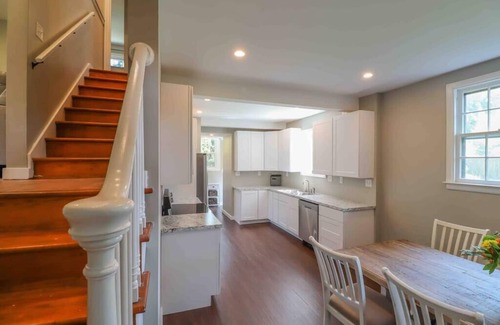 Champaign Casa | Newly Remodeled, Center of Champaign.