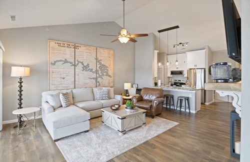 Rocky Mount Condominio | Newly remodeled condo best views on the lake