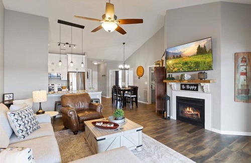 Rocky Mount Condominio | Newly remodeled condo best views on the lake