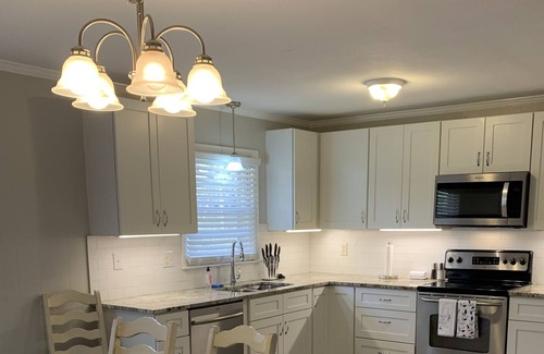Zebulon Cabaña | Newly remodeled! convenient to shopping and restaurants..