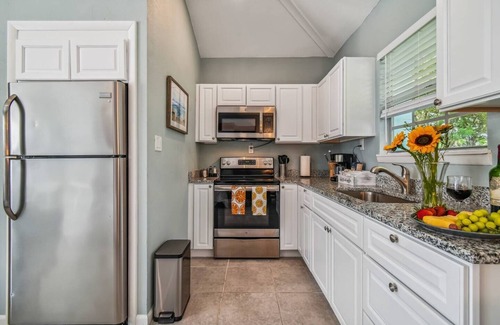 New Port Richey Casa | Newly Remodeled Cottage Close to the River