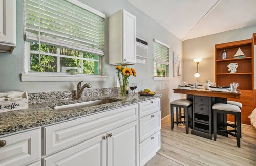 New Port Richey Casa | Newly Remodeled Cottage Close to the River